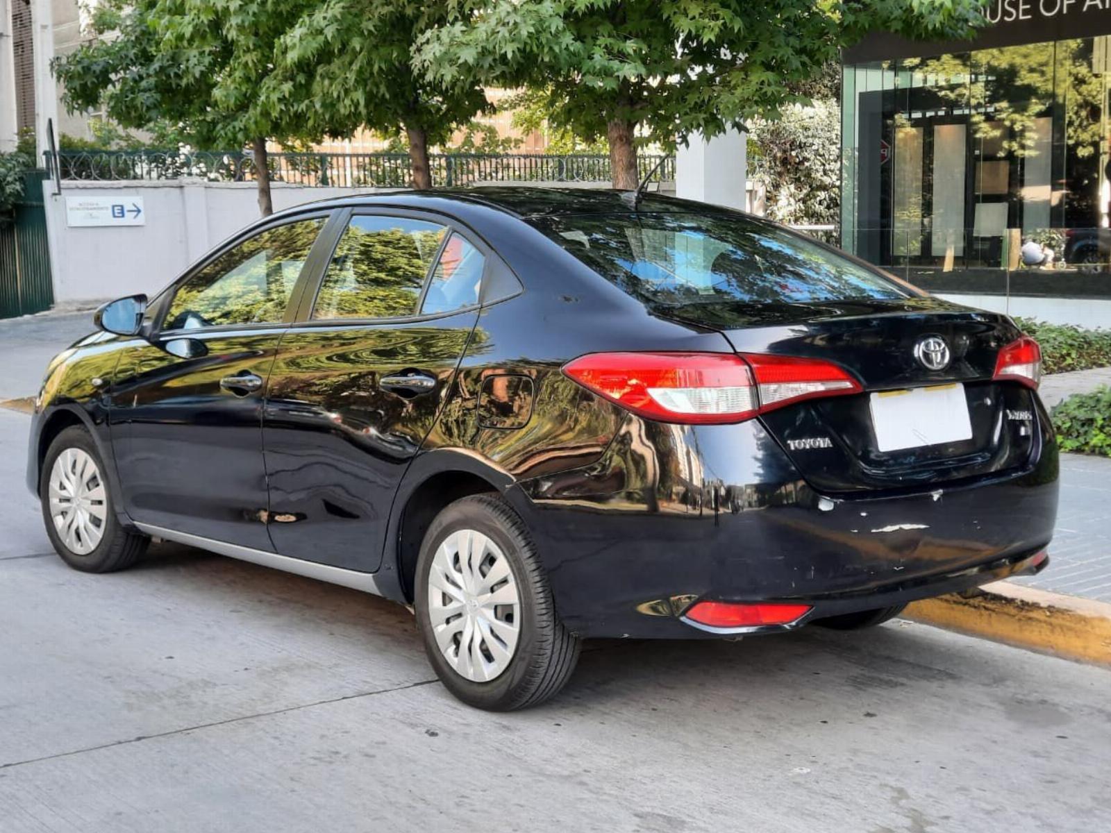 Toyota YARIS GLI 1.5 MT 2019 - Imagen 6 de 10