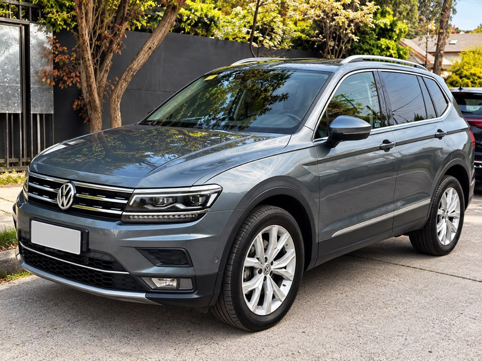 Volkswagen TIGUAN LIMITED 2.0 TSI 4MOTION 2019 - Foto 2 de 9