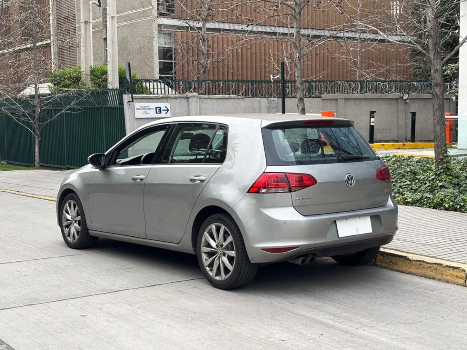 Volkswagen GOLF 1.4 DSG 2016 - Foto 4 de 10