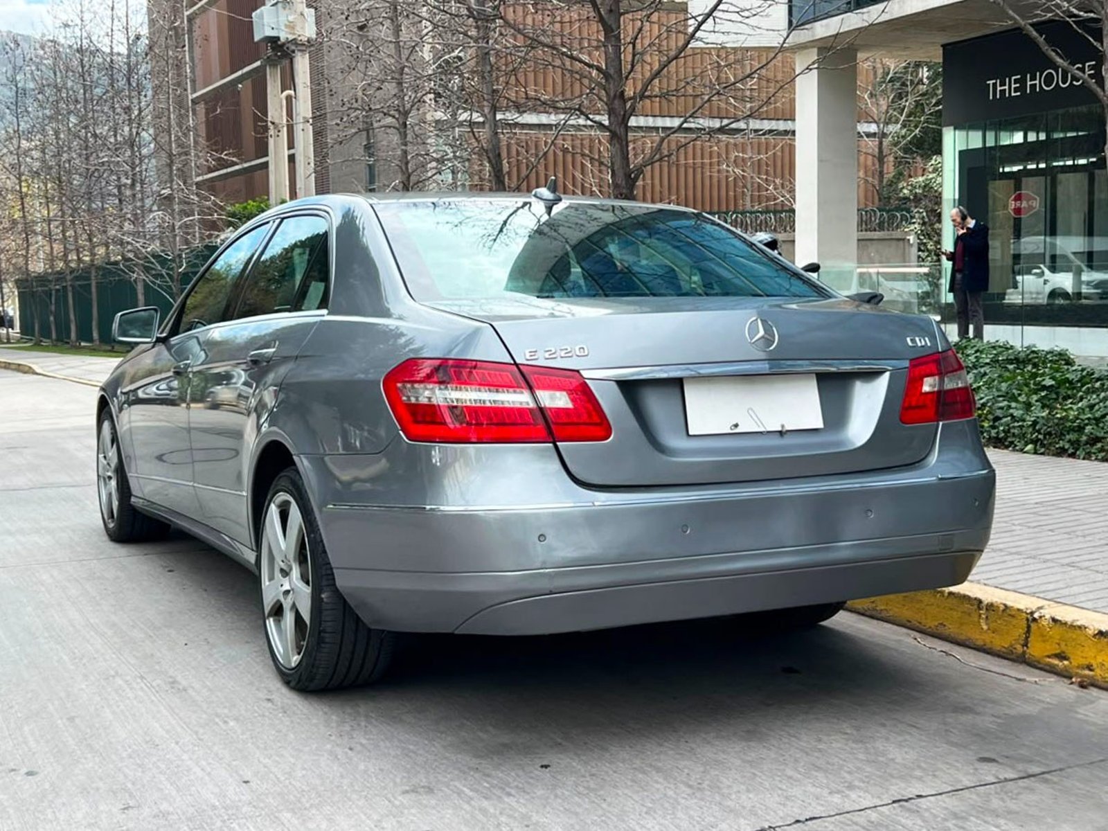 Mercedes-Benz E220 ELEGANCE CDI 2011 - Imagen 4 de 10