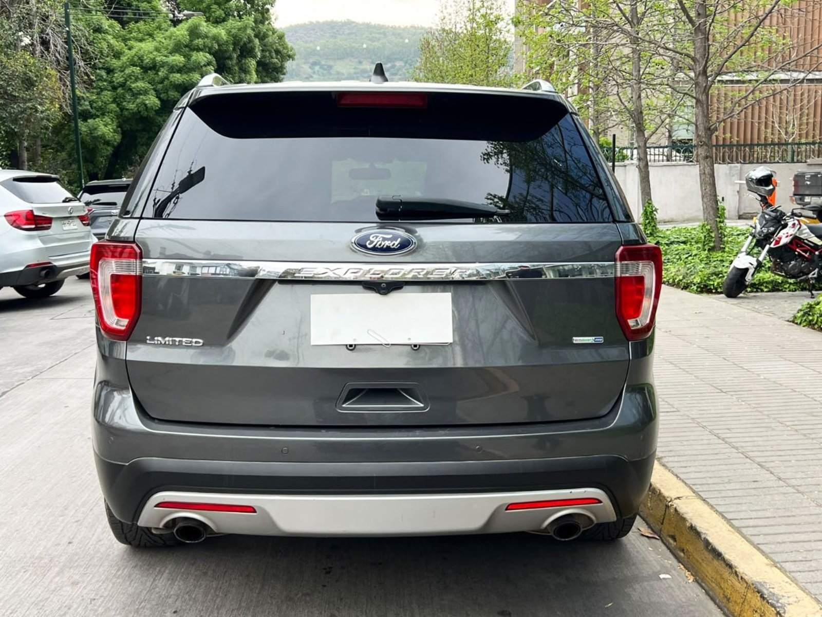 Ford EXPLORER LIMITED 4x4 2.3 2018 - Foto 5 de 10
