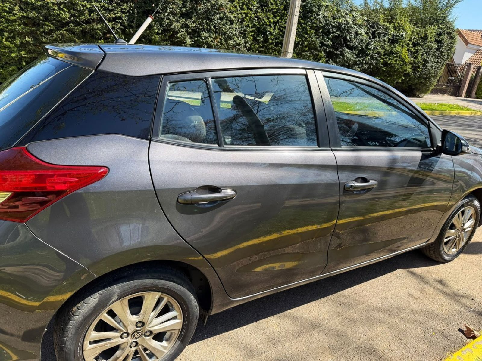 Toyota YARIS SPORT 1.5 MT 2021 - Foto 3 de 10