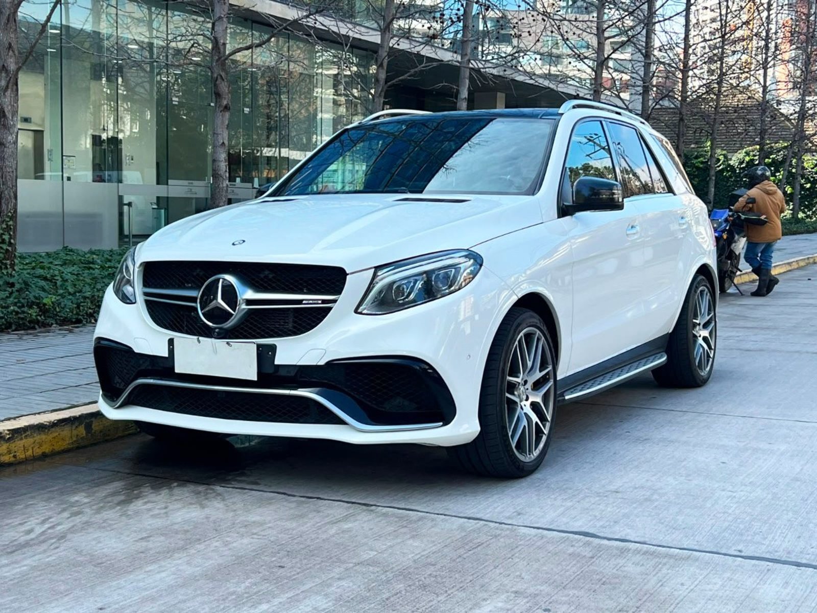 Mercedes-Benz GLC 63 V8 BITURBO 2017 - Foto 2 de 10
