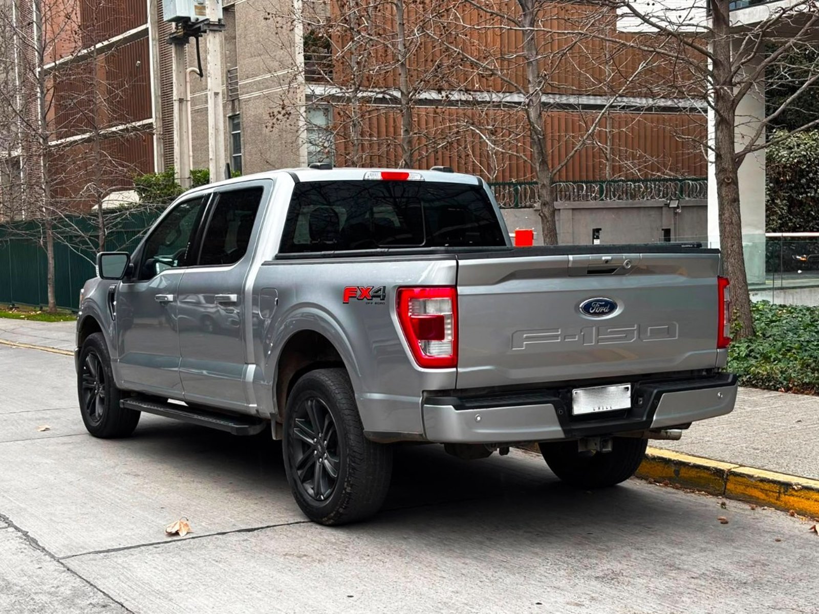 Ford F-150 LARIAT SPORT 5.0 2022 - Imagen 6 de 10