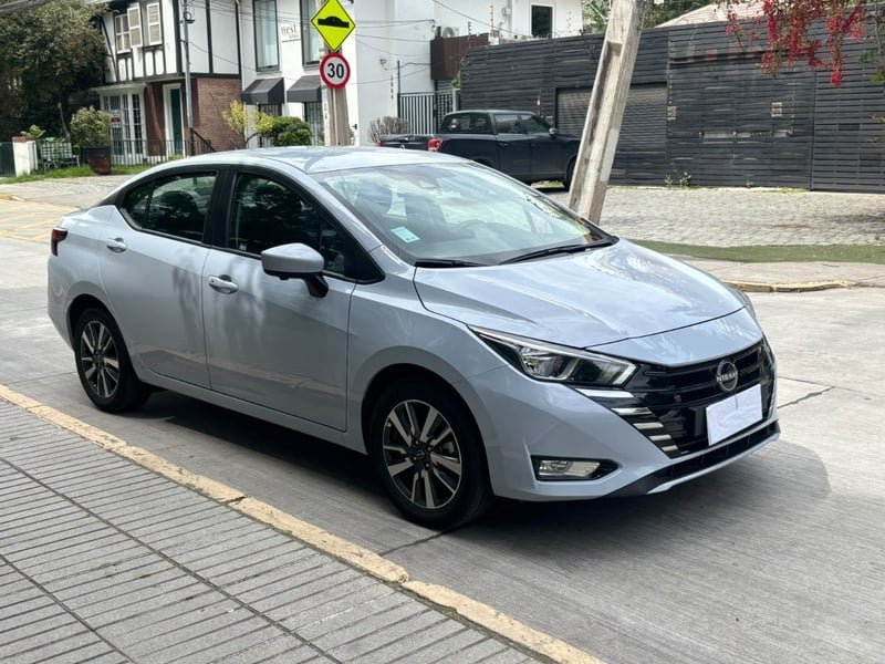 Nissan VERSA ADVANCE 1.6 MT 2024 - Imagen 3 de 10