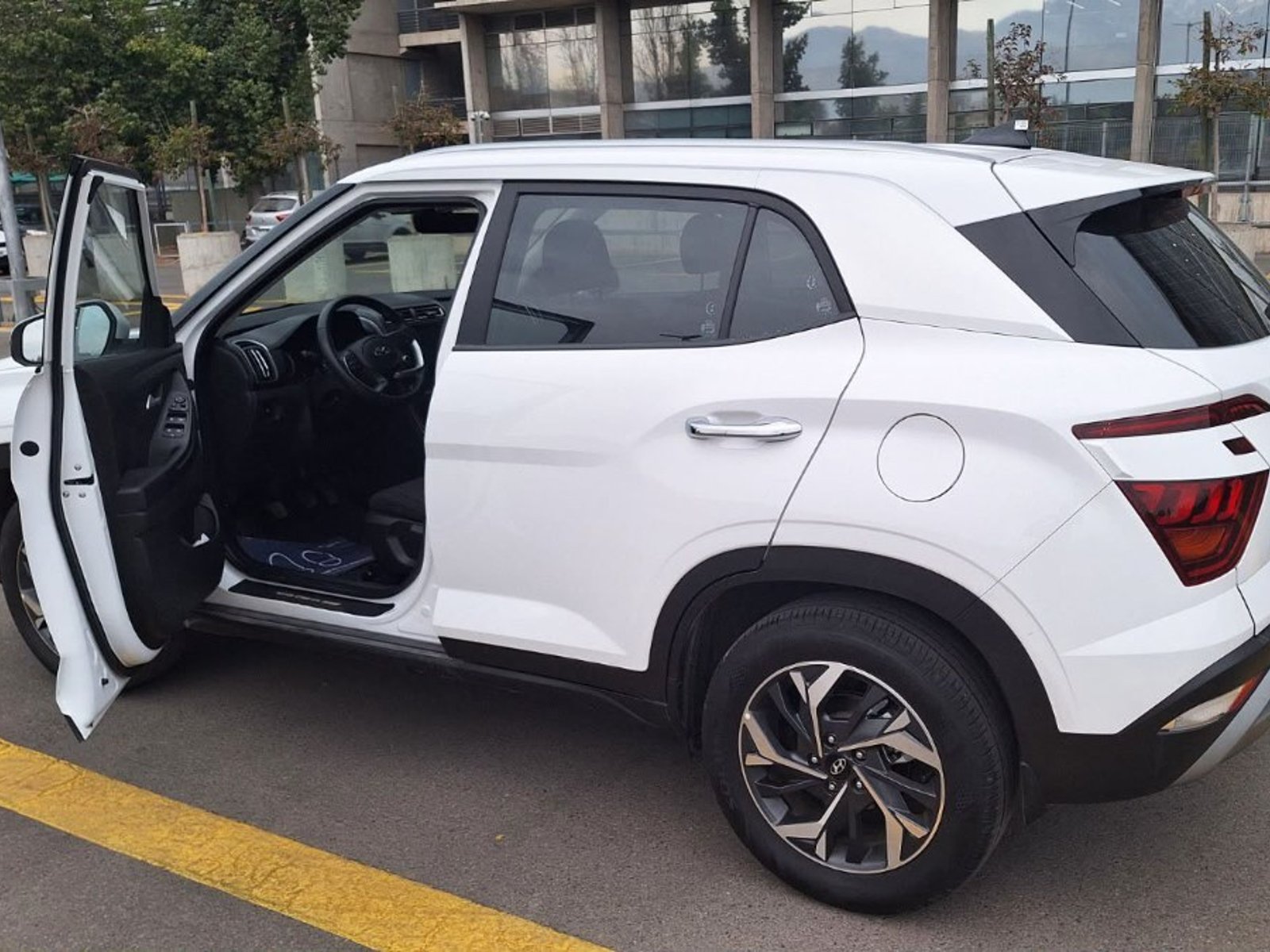 Hyundai CRETA PLUS 1.5 MT 2025 - Foto 4 de 8
