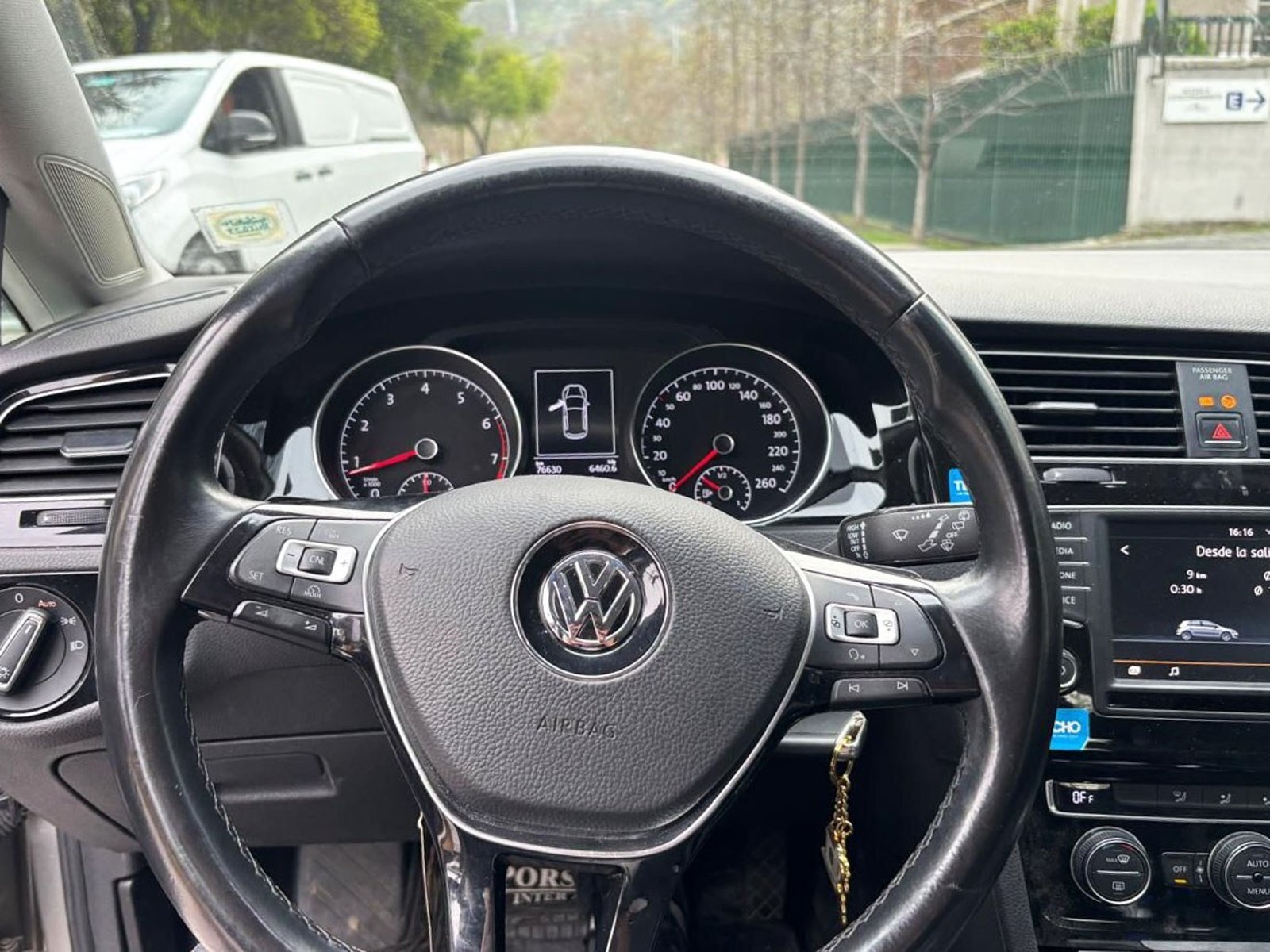 Volkswagen GOLF 1.4 DSG 2016 - Imagen 8 de 10