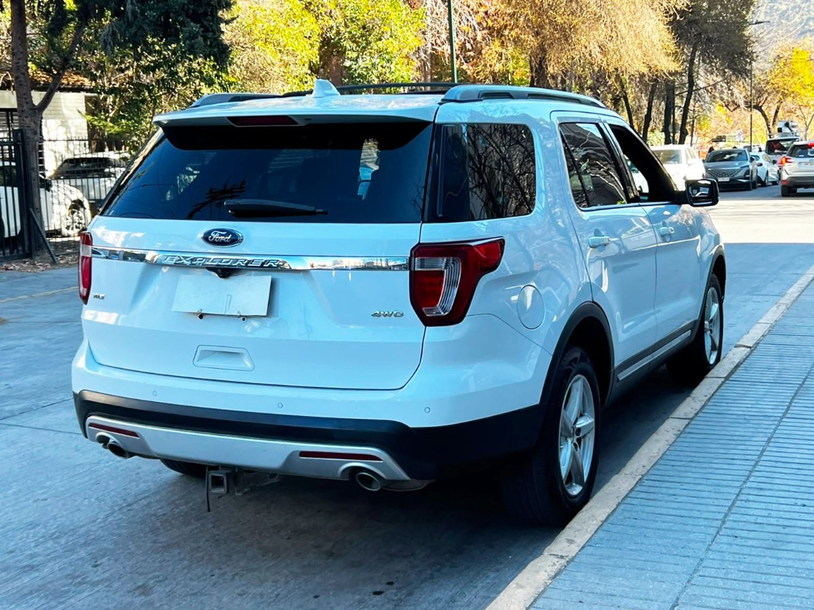 Ford EXPLORER 3.5 XLT 4X4 2017 - Foto 4 de 10