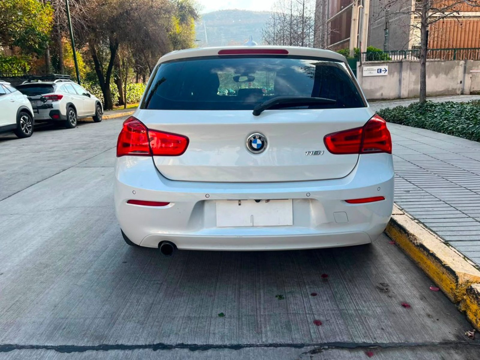 BMW 118 1.5 AT 2018 - Foto 5 de 10