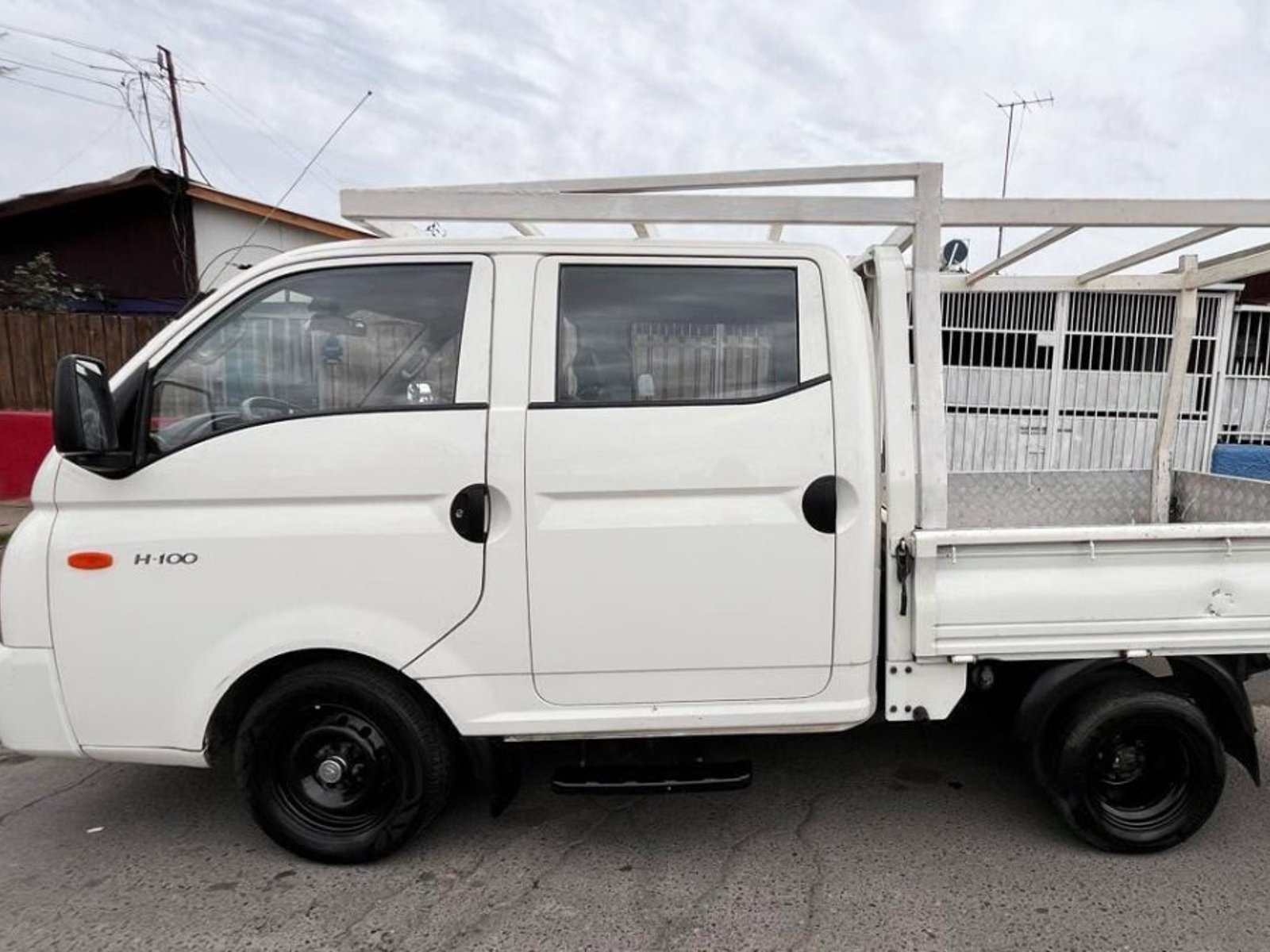 Hyundai PORTER GL 2.5 MT 2020 - Foto 4 de 10