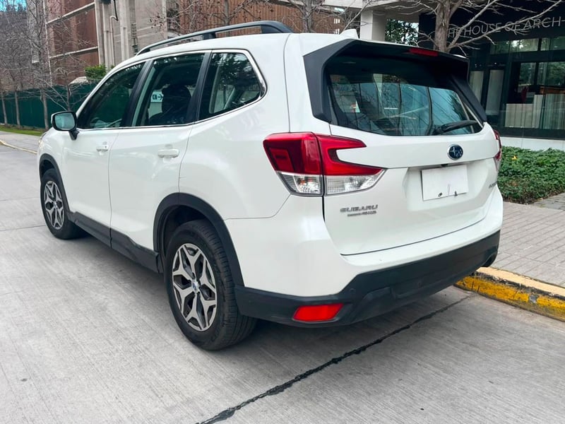 Subaru FORESTER DYNAMIC EYESIGHT AWD CVT 2.0 2020 - Imagen 4 de 10