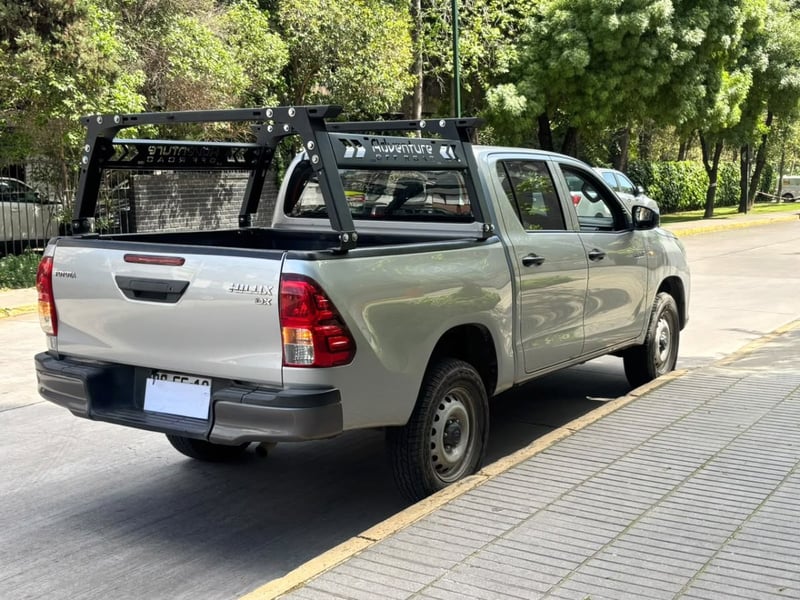 Toyota HILUX DX 2.4 MT 4x2 2021 - Imagen 4 de 10