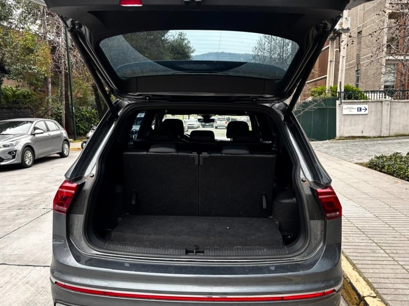 Volkswagen TIGUAN 2.0 TSI 4MOTION 2023 - Imagen 7 de 10