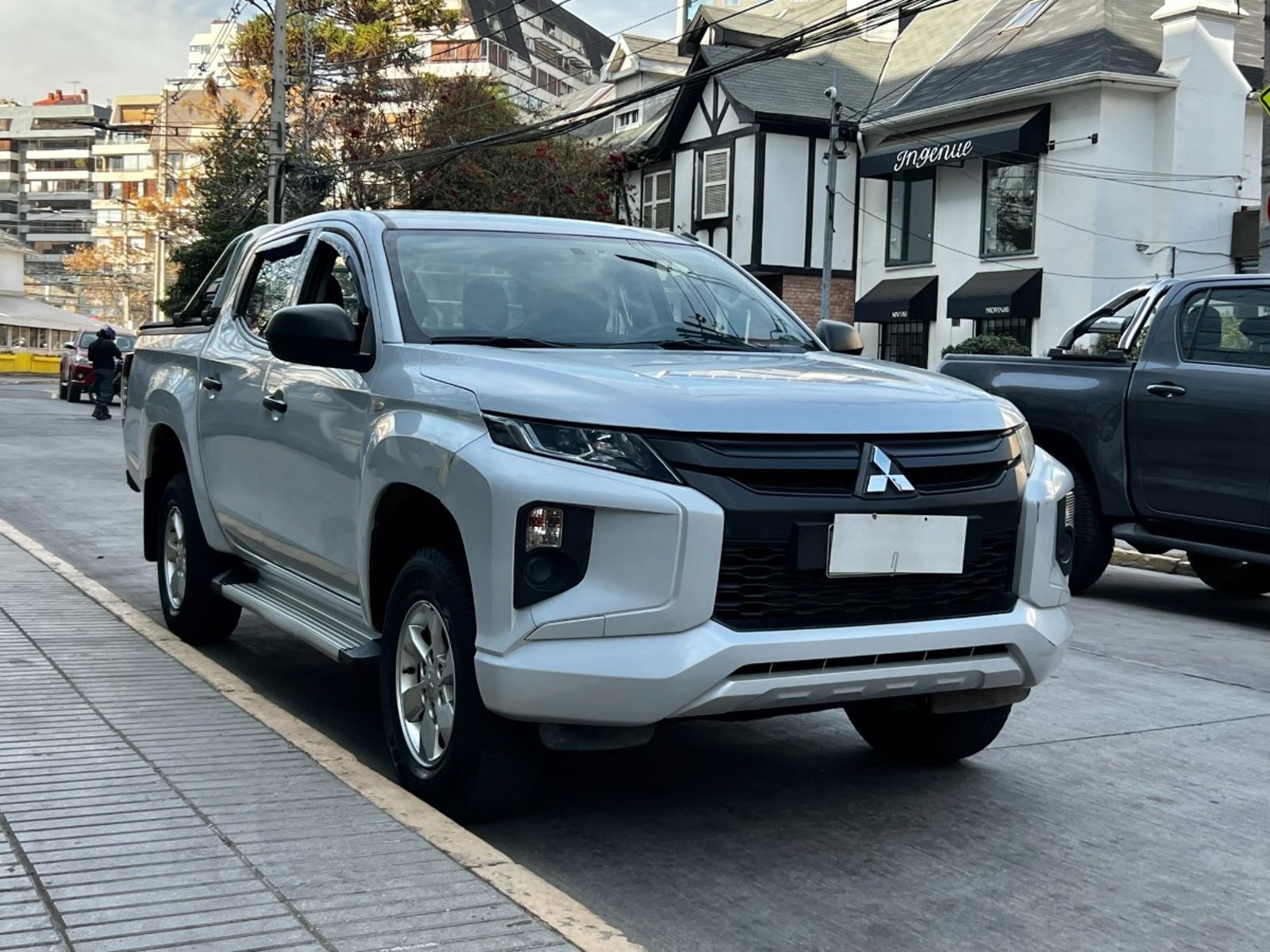 Mitsubishi L200 WORK CR 2.4 MT 2021 - Foto 2 de 10