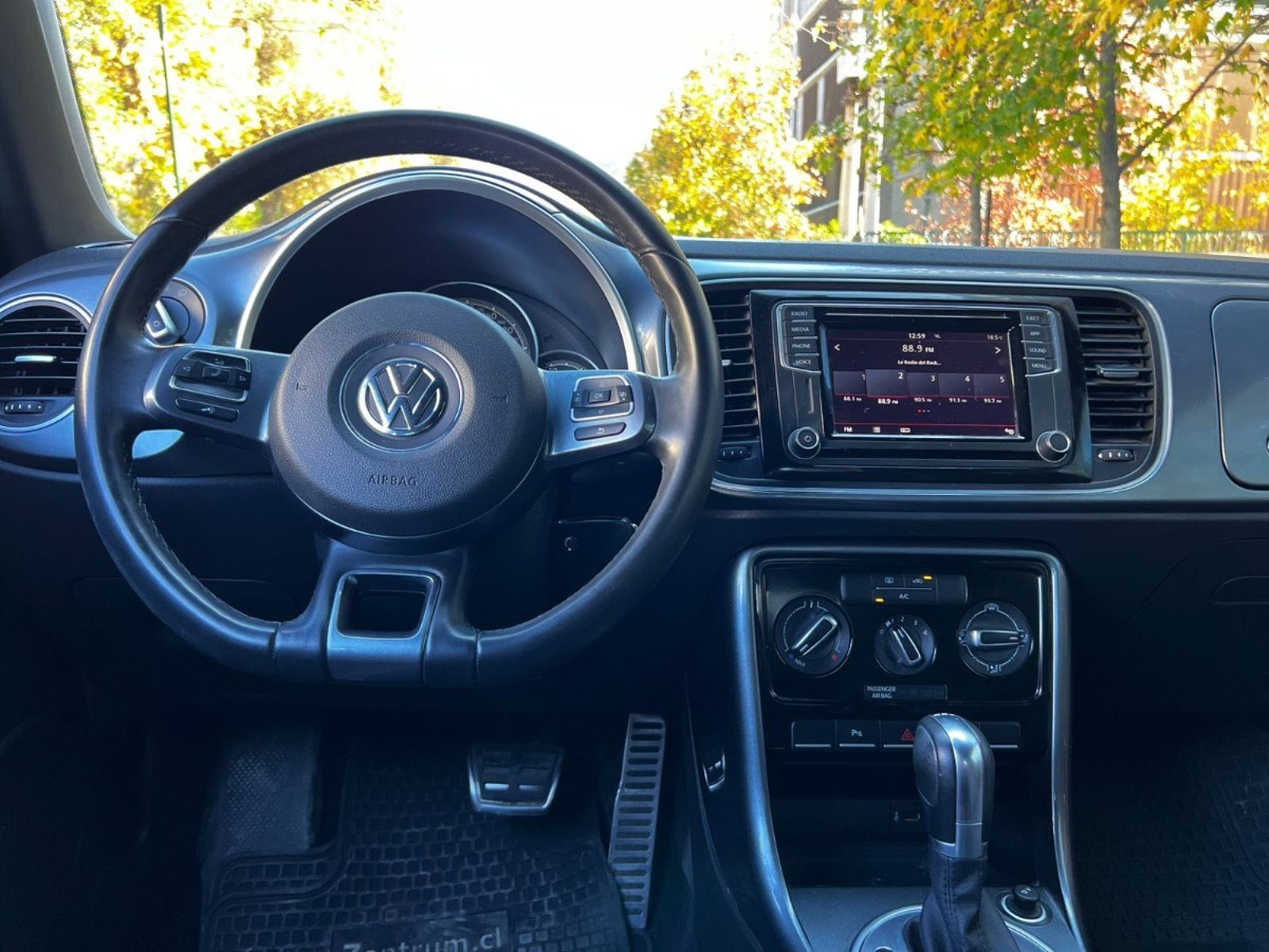 Volkswagen BEETLE COUPE 1.4 DSG 2020 - Imagen 9 de 10