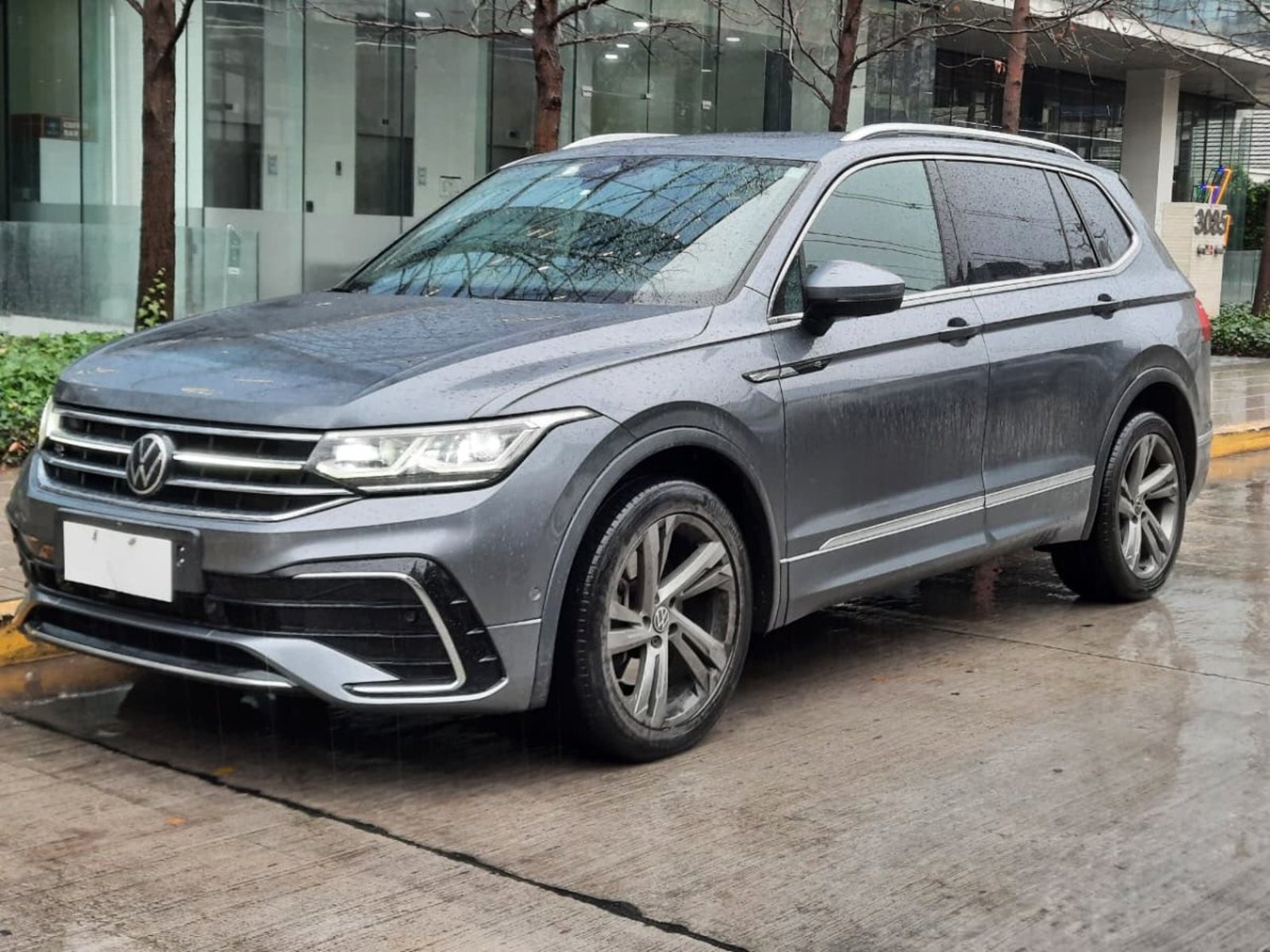 Volkswagen TIGUAN 2.0 TSI 4MOTION 2023 - Foto 2 de 6