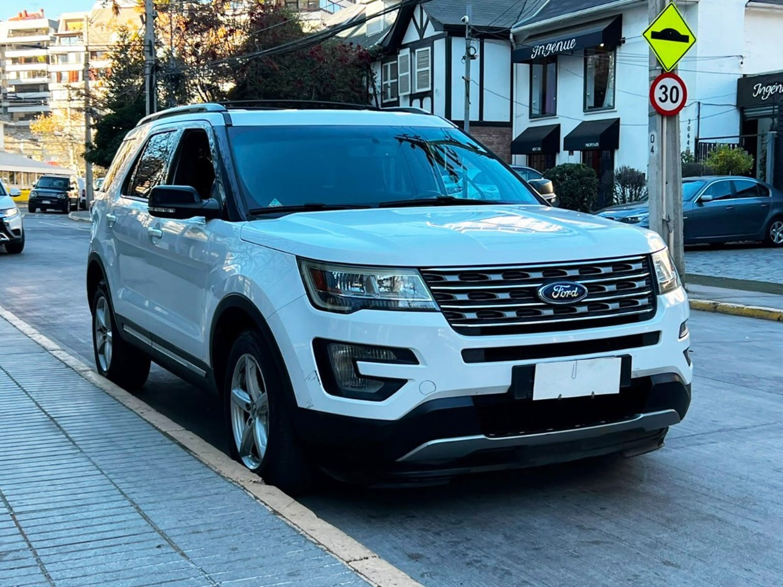 Ford EXPLORER 3.5 XLT 4X4 2017 - Foto 3 de 10