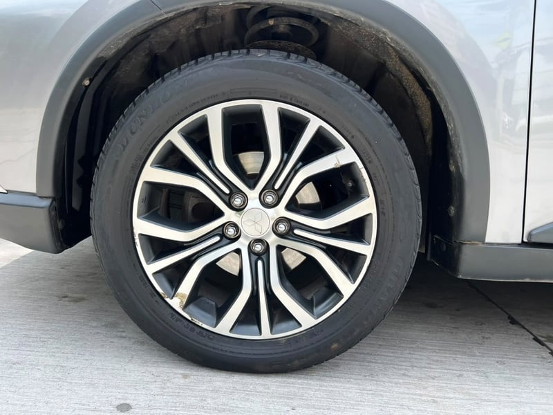 Mitsubishi OUTLANDER GLX 4X4 2.4 AT 2017 - Imagen 7 de 10