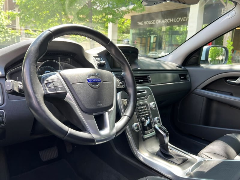 Volvo XC70 D5 COMFORT DIESEL AWD 2017 - Imagen 9 de 10