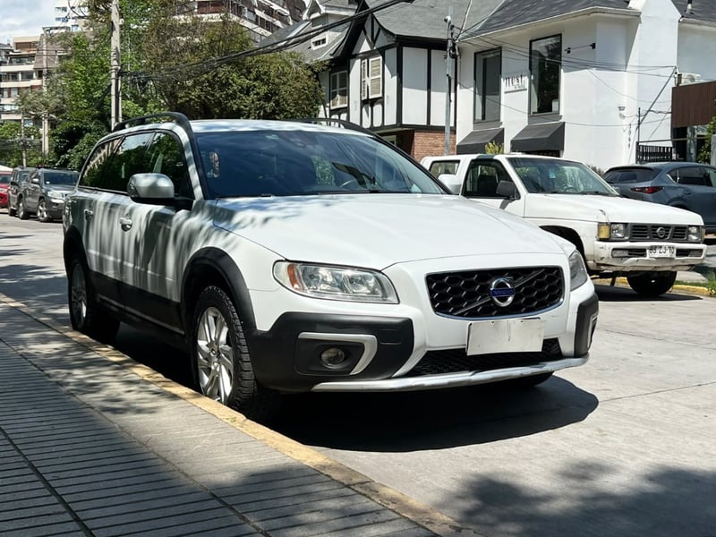 Volvo XC70 D5 COMFORT DIESEL AWD 2017 - Imagen 3 de 10