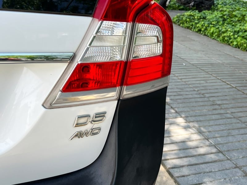 Volvo XC70 D5 COMFORT DIESEL AWD 2017 - Imagen 7 de 10