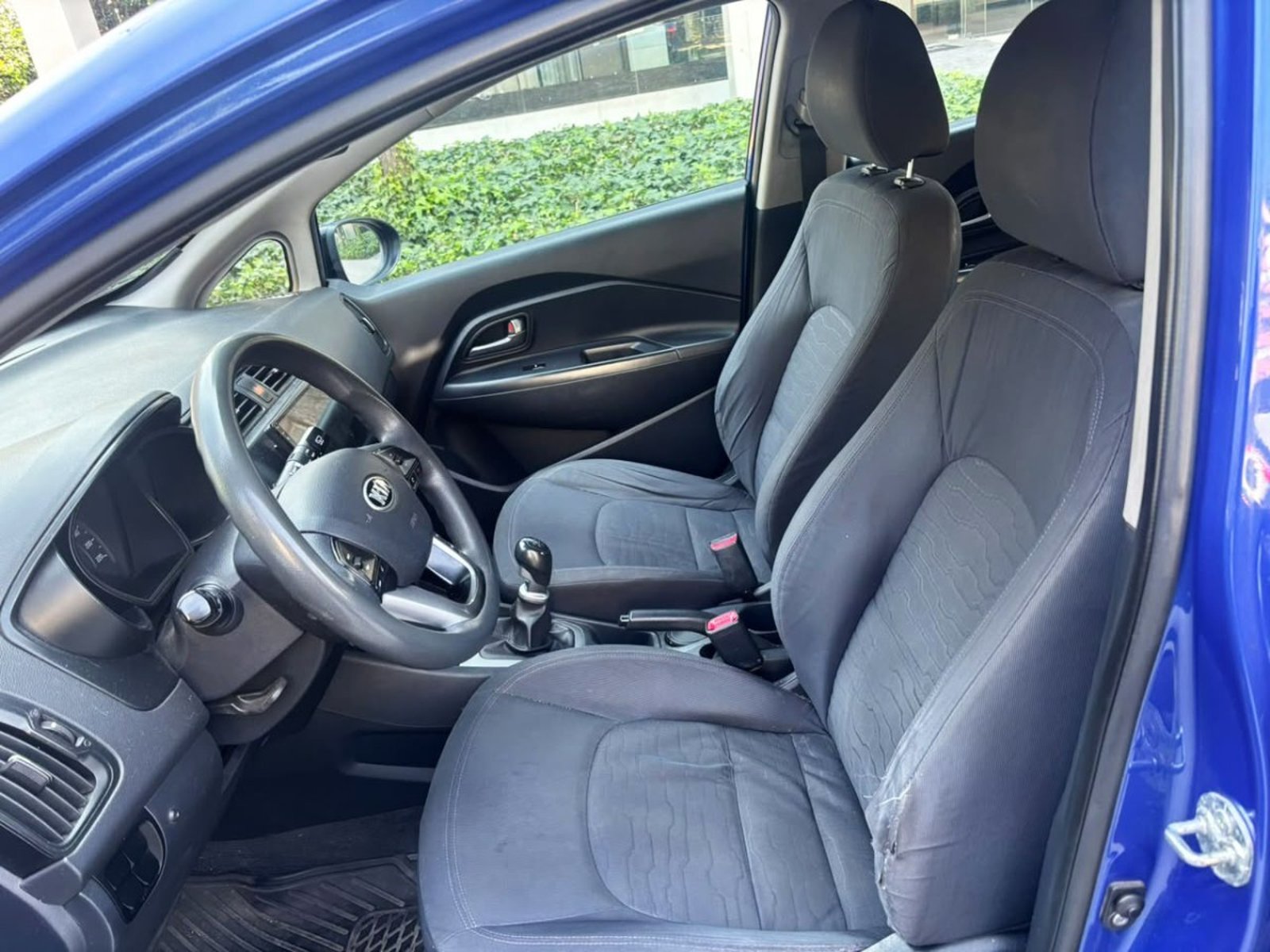 Kia RÍO 5 EX 1.4 MT 2013 - Imagen 9 de 10