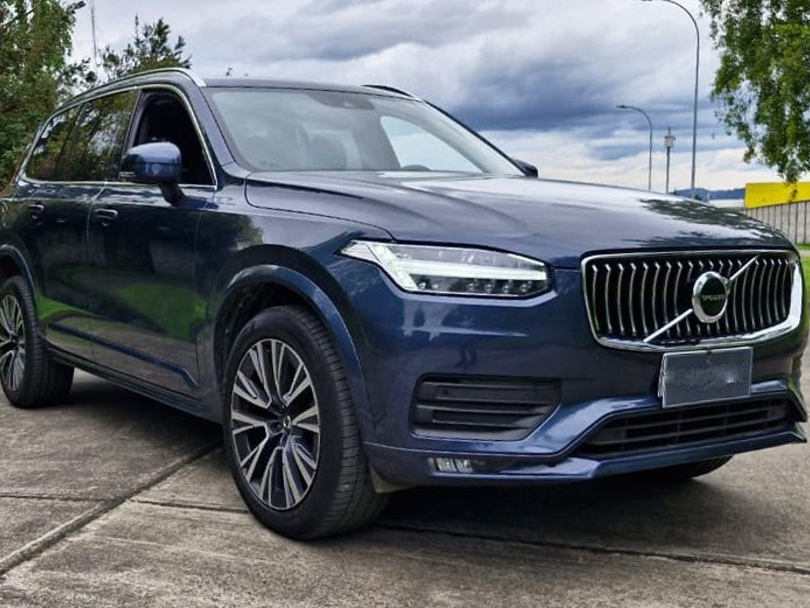 Volvo XC90 B6 AWD 2023 - Foto 3 de 10