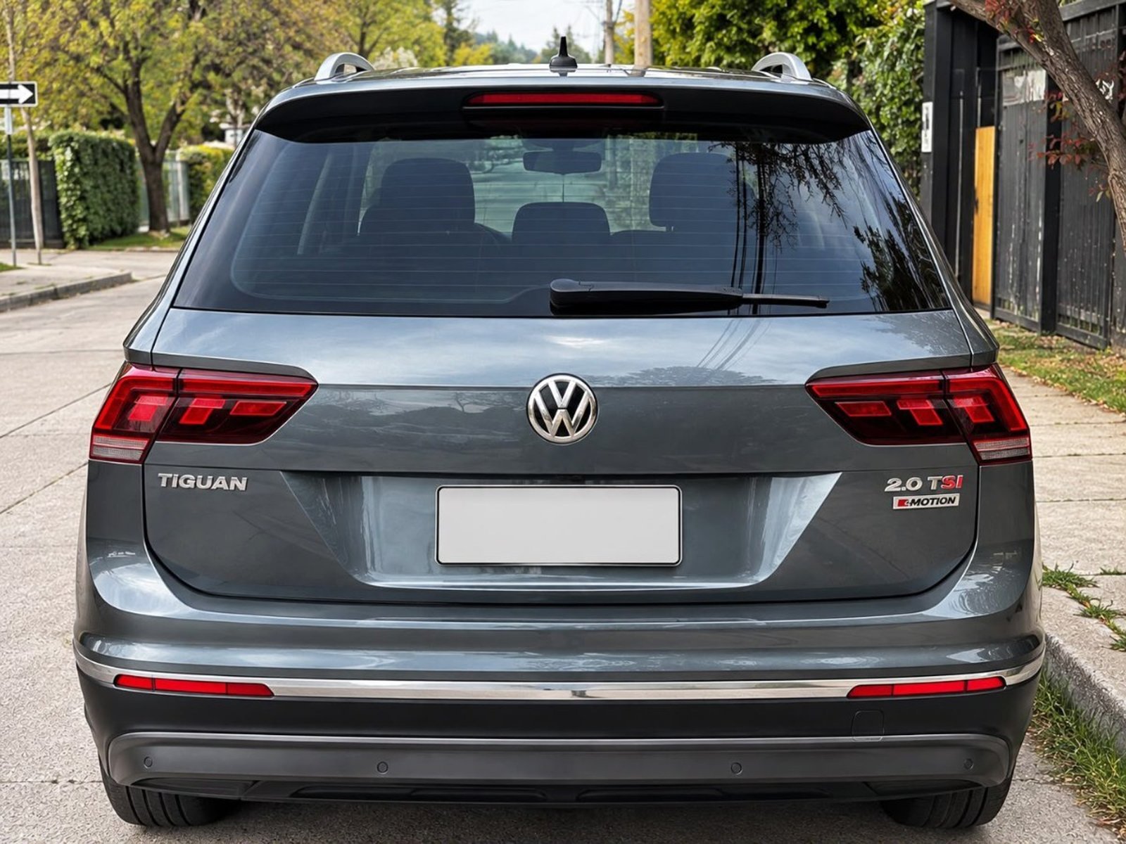 Volkswagen TIGUAN LIMITED 2.0 TSI 4MOTION 2019 - Foto 3 de 9