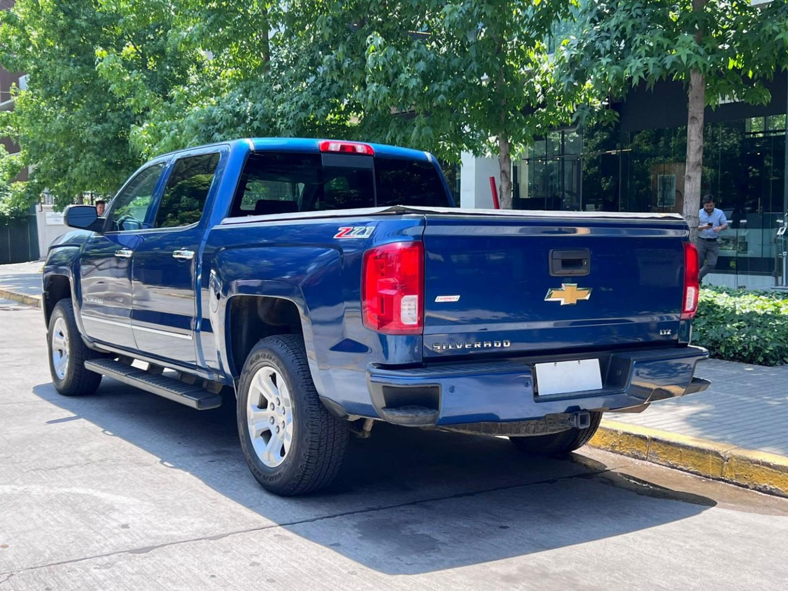 Chevrolet SILVERADO LTZ 4WD 5.3 2017 - Imagen 6 de 10