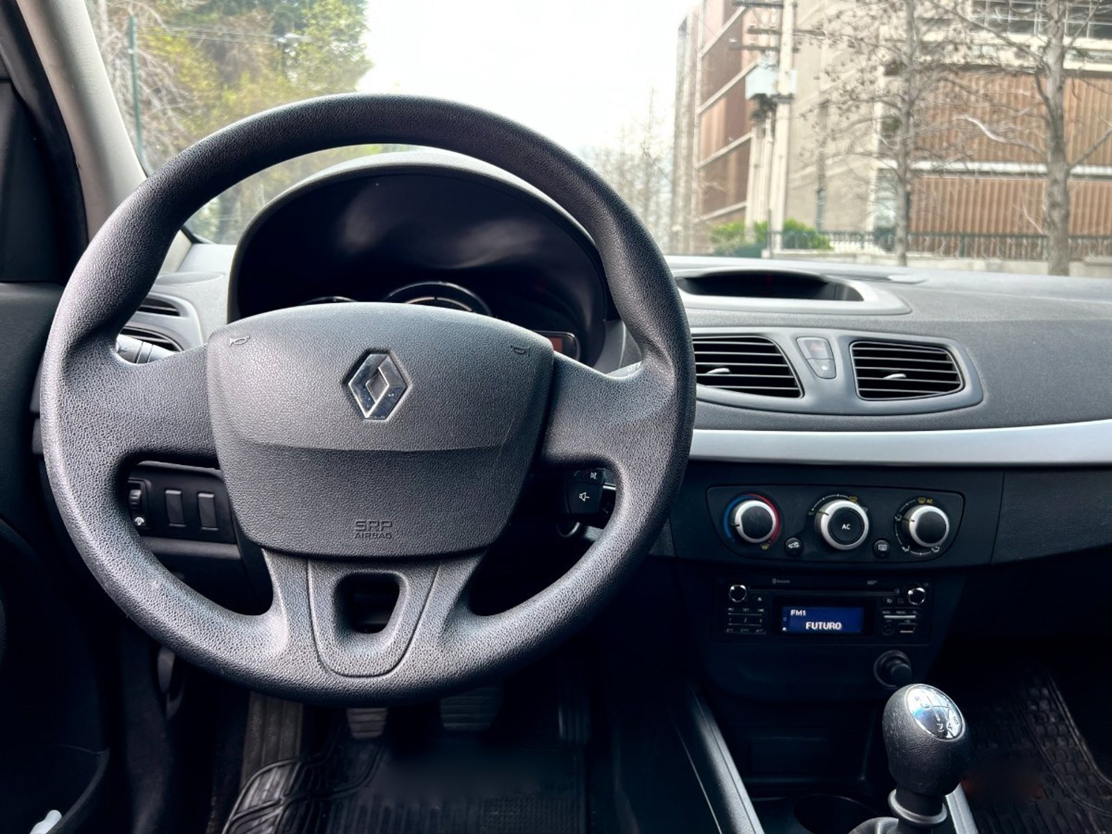 Renault MEGANE EXPRESSION 2.0 MT 2013 - Imagen 10 de 10