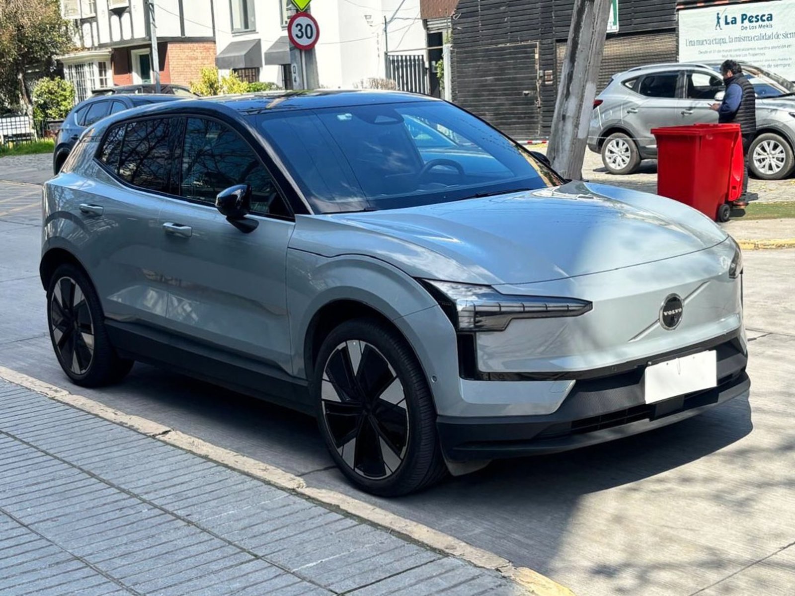 Volvo EX30 E60 ULTRA 2025 - Imagen 3 de 10