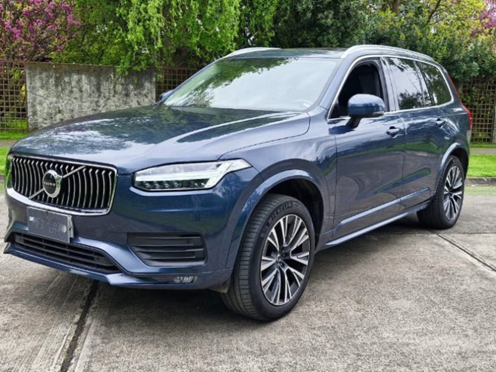 Volvo XC90 B6 AWD 2023 - Foto 2 de 10