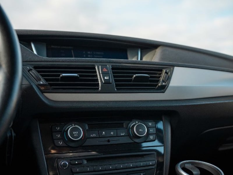 BMW X1 SDRIVE18D LUXURY 2.0L 2014 - Imagen 10 de 20