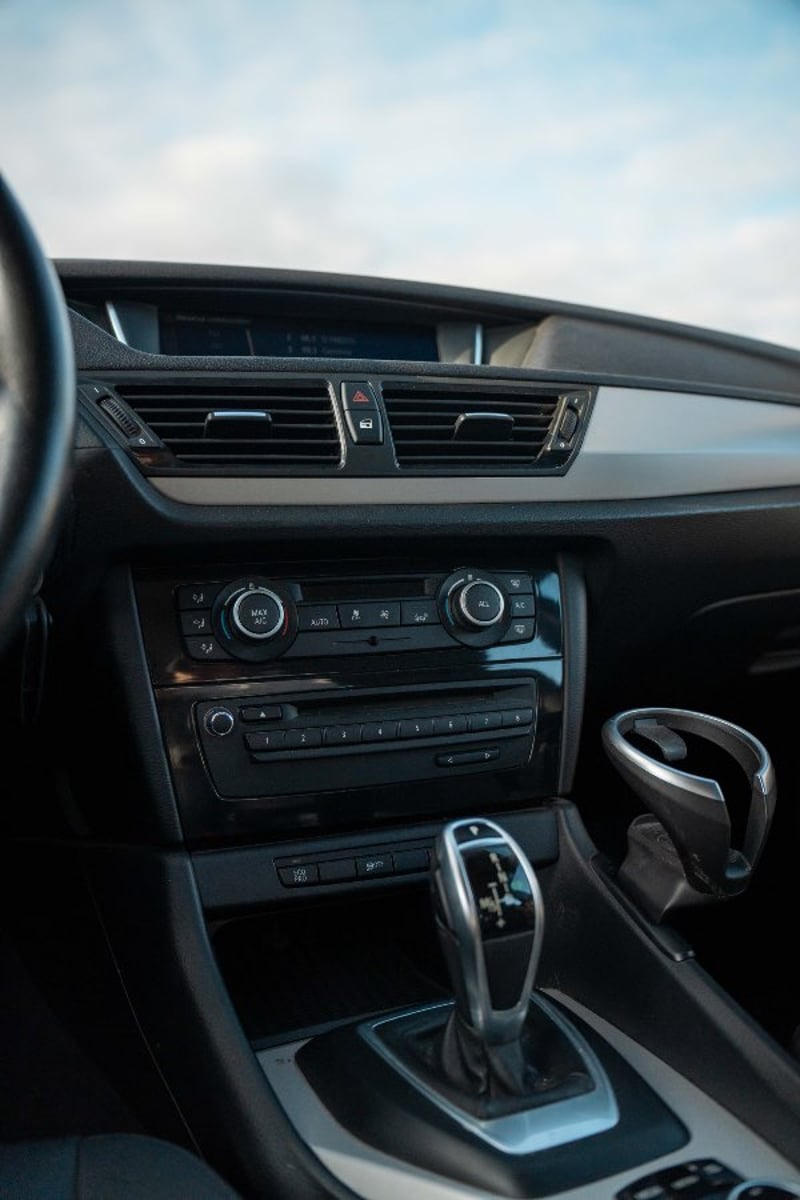 BMW X1 SDRIVE18D LUXURY 2.0L 2014 - Imagen 10 de 20