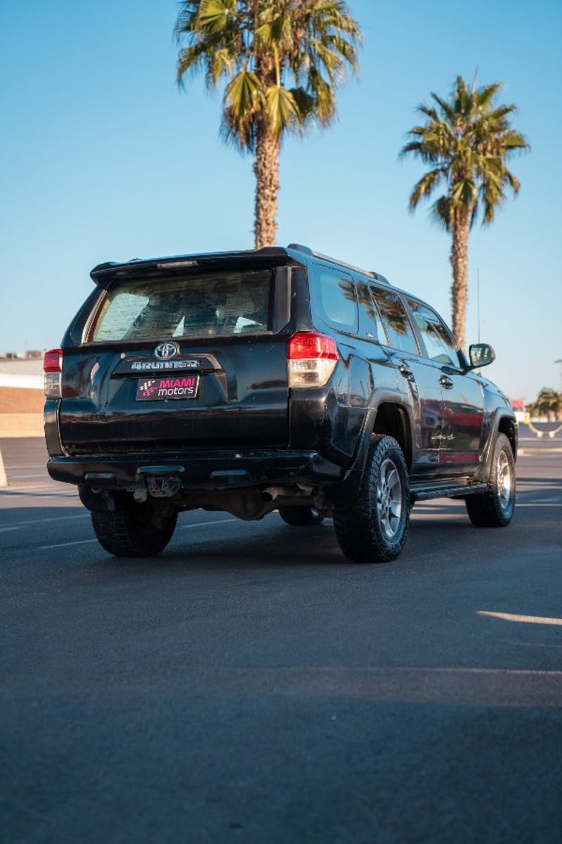 Toyota 4RUNNER SR5 4.0 AUT 2011 - Imagen 8 de 20