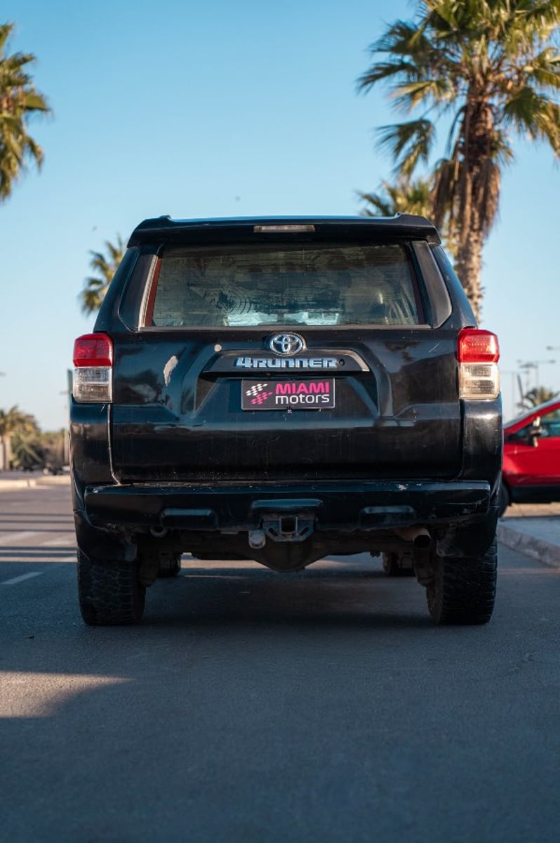 Toyota 4RUNNER SR5 4.0 AUT 2011 - Imagen 9 de 20