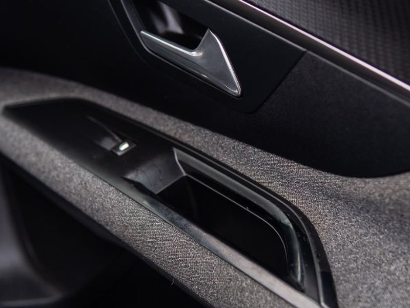 Peugeot 3008 Allure 1.6 THP AT 2018 - Imagen 16 de 20