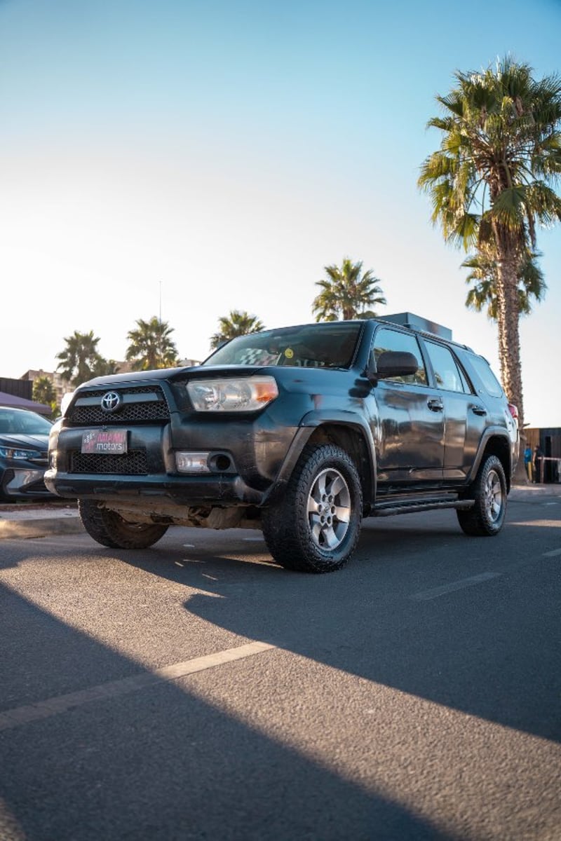 Toyota 4RUNNER SR5 4.0 AUT 2011 - Imagen 3 de 20