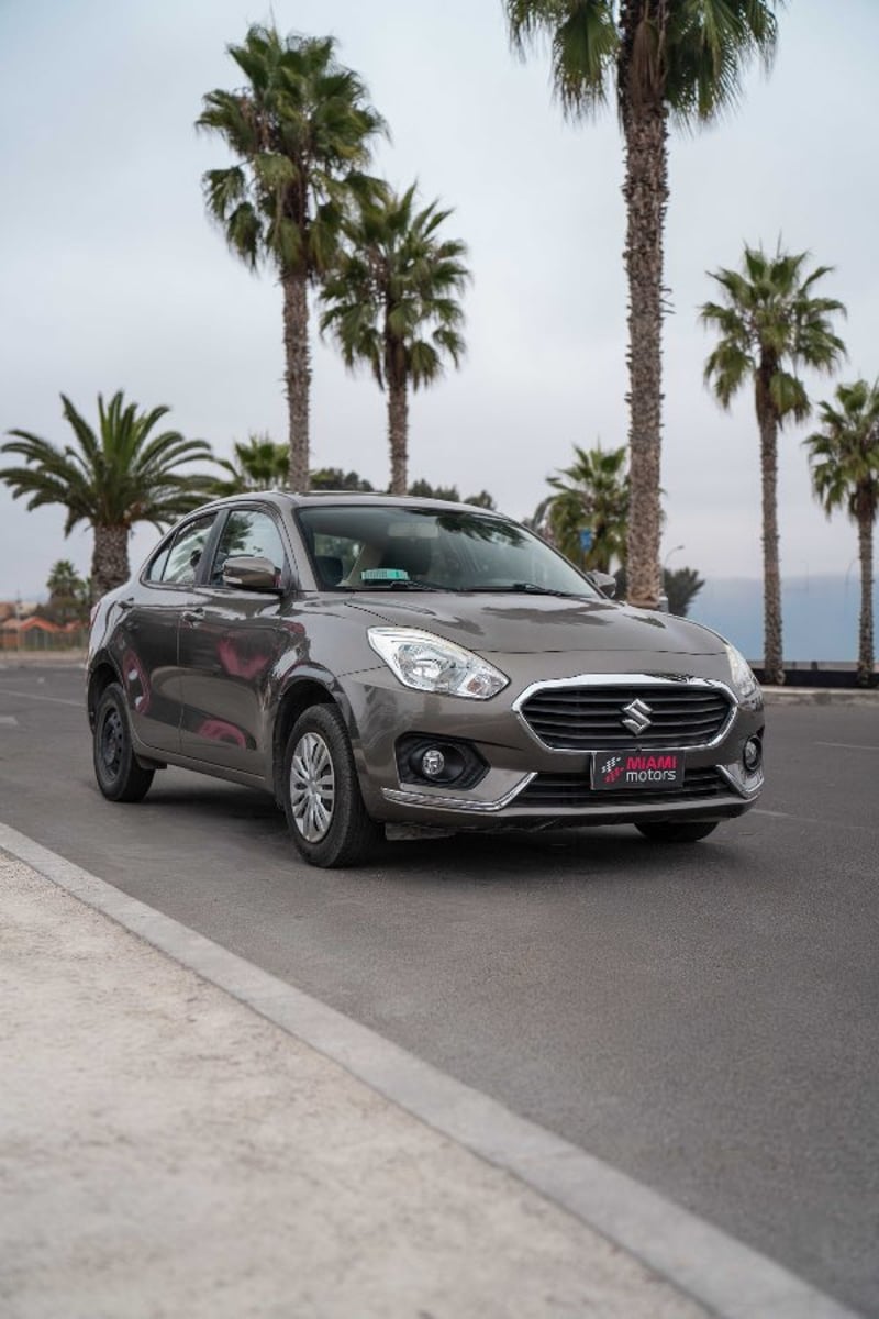 Suzuki DZIRE 2018 - Imagen 5 de 19