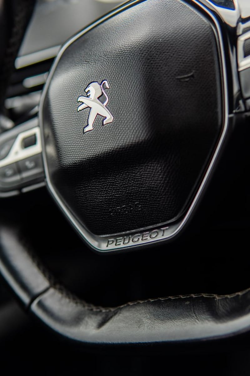 Peugeot 3008 Allure 1.6 THP AT 2018 - Imagen 19 de 20