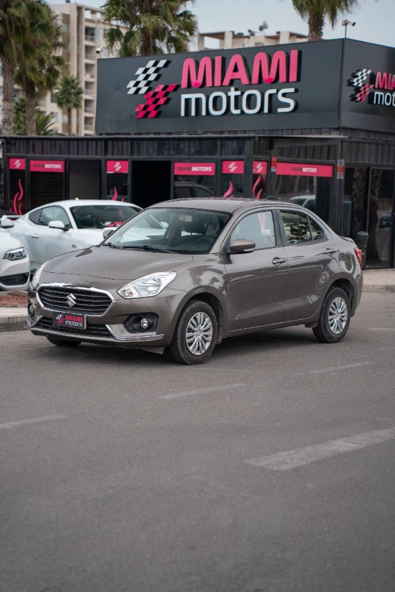 Suzuki DZIRE 2018 - Imagen 3 de 19