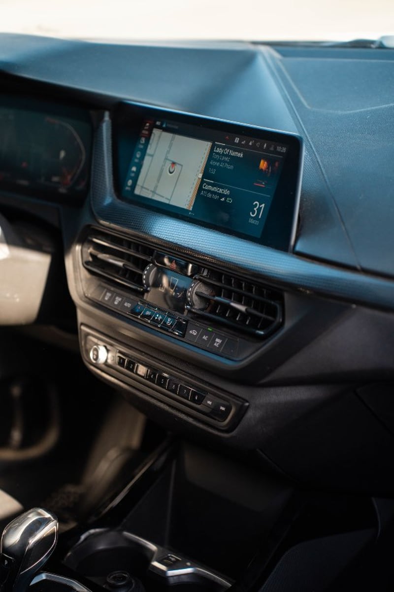 BMW 218 2022 - Imagen 5 de 20