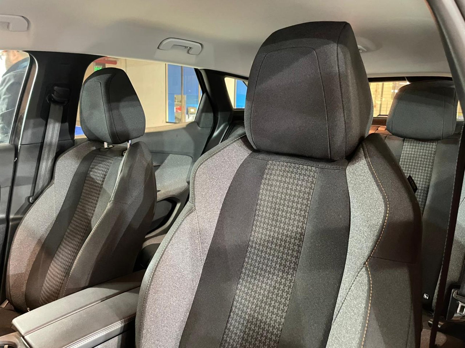 PEUGEOT 3008 1.2 Active Pack Puretech 4x2 130 MT6 2022 - Imagen 18 de 19