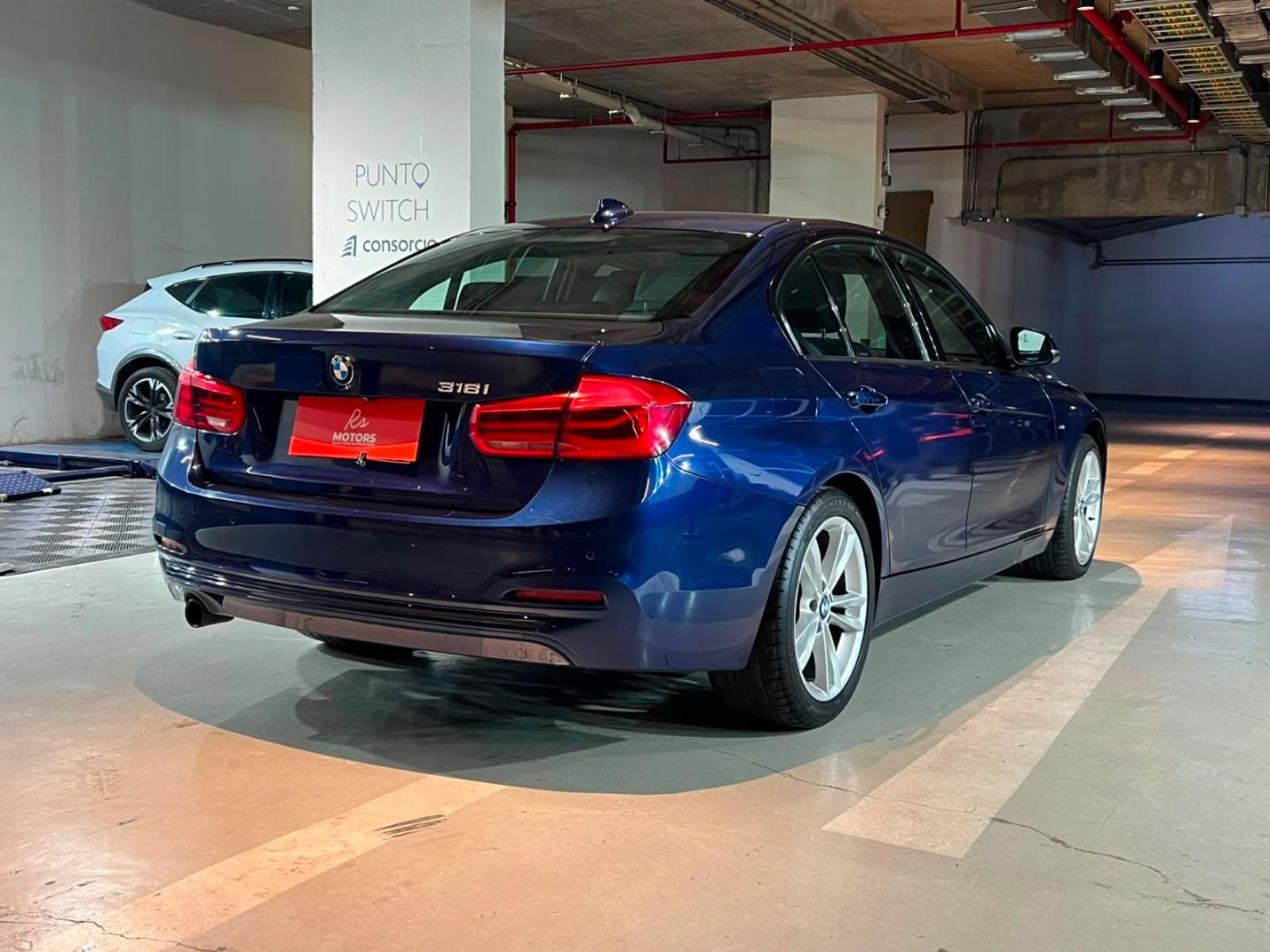 BMW 318I LCI 1.5 AT SPORT 2018 - Foto 4 de 20