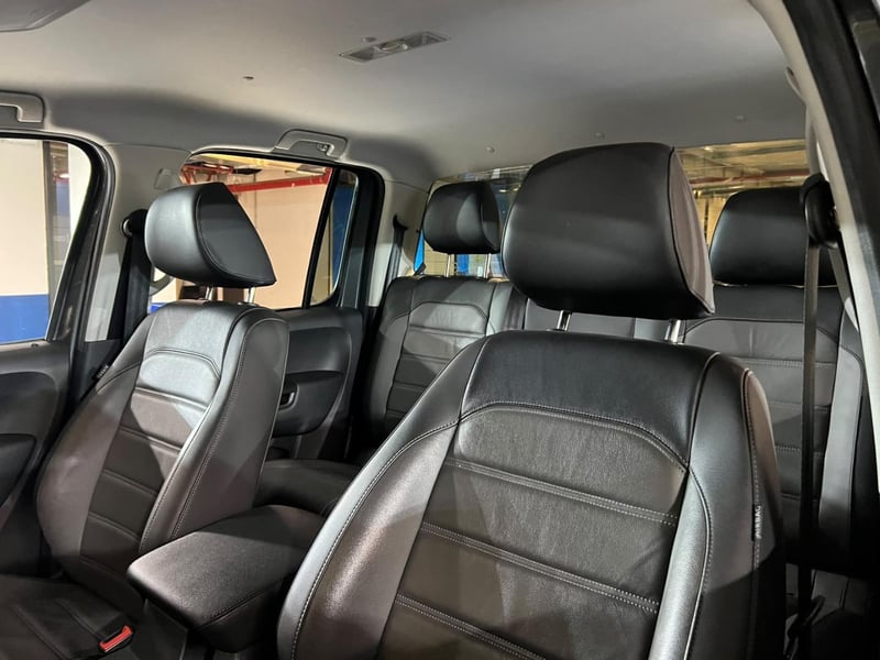 Volkswagen AMAROK HIGHLINE 4X4 2.0 AT 2023 - Imagen 19 de 20