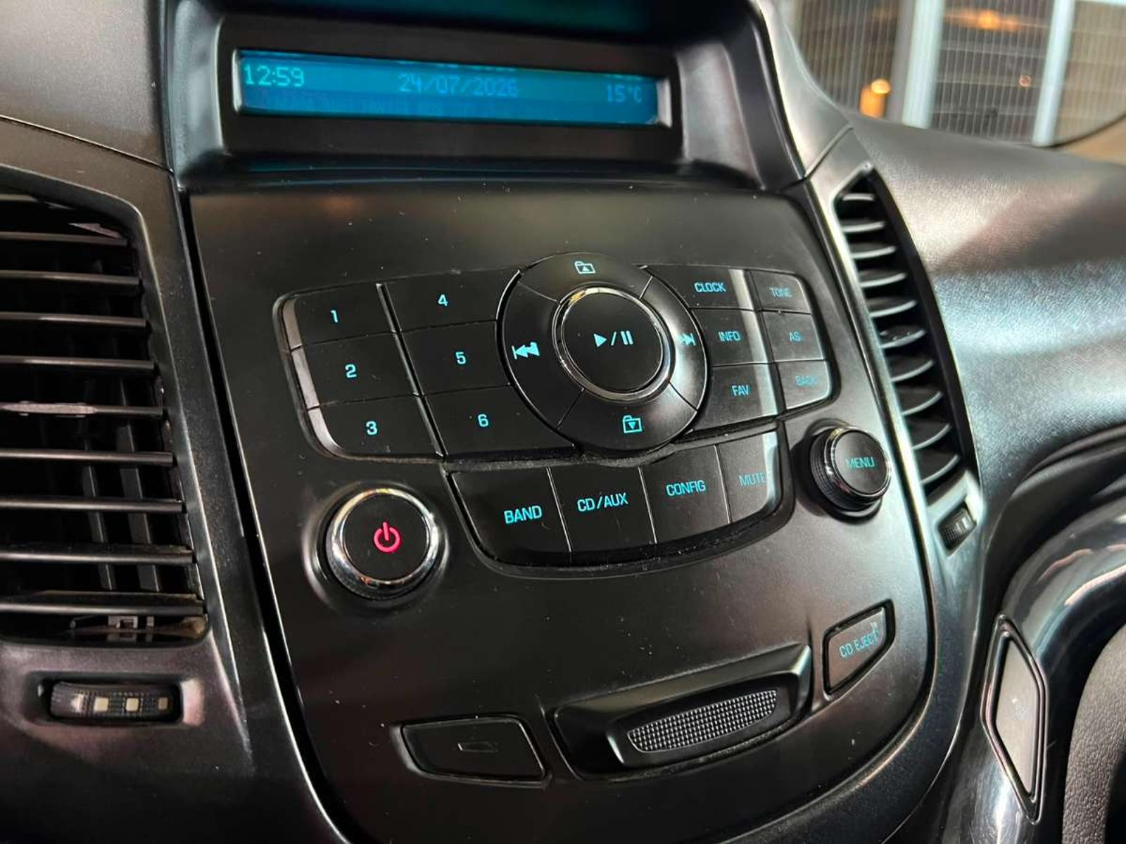 Chevrolet ORLANDO LS 2.0 MT 2014 - Imagen 14 de 19