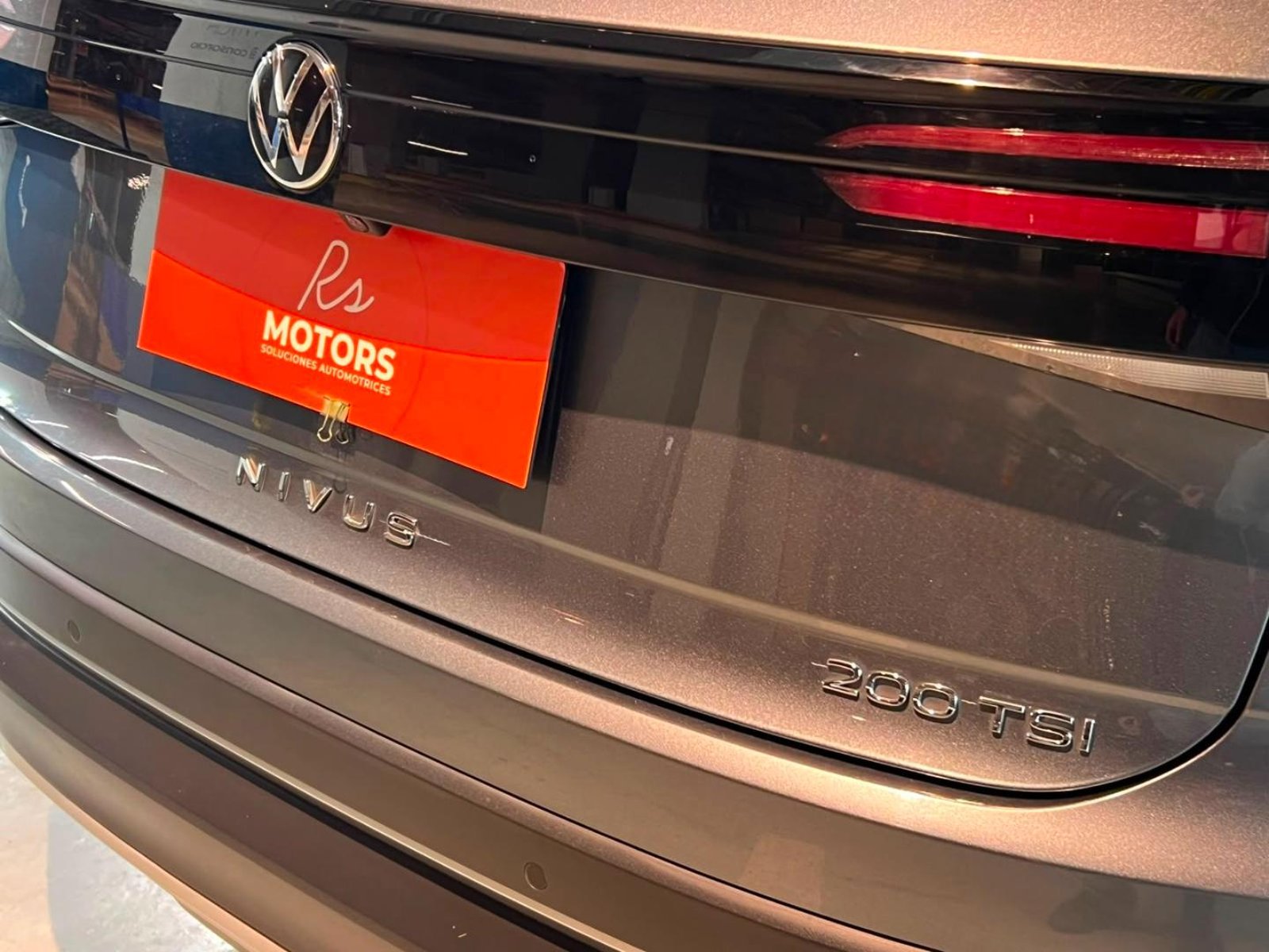 Volkswagen NIVUS 1.0 TSI AT HIGHLINE 2023 - Imagen 8 de 20