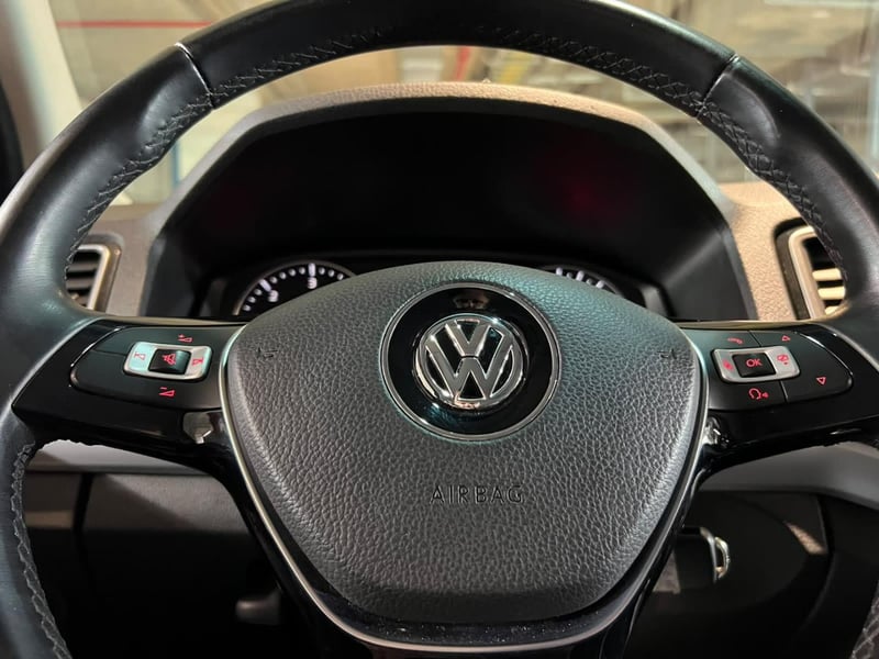 Volkswagen AMAROK HIGHLINE 4X4 2.0 AT 2023 - Imagen 12 de 20