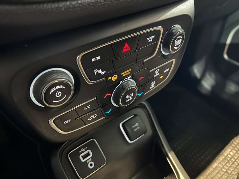 Jeep COMPASS Sport 2.4 4x2 AT 2021 - Imagen 18 de 20