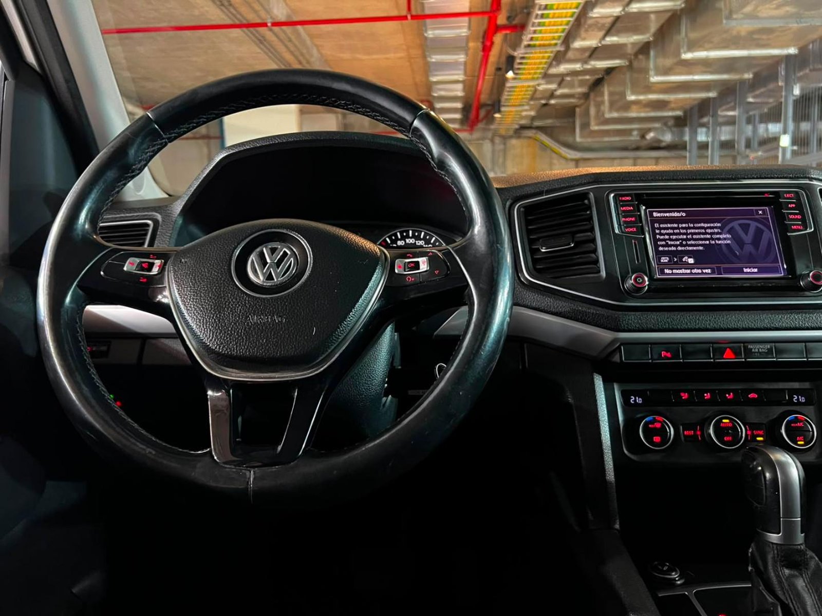 VOLKSWAGEN AMAROK HIGHLINE 4X4 2.0 AT 2019 - Imagen 11 de 20